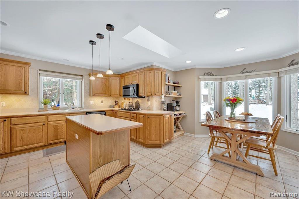 1405 Timber Ridge Court Milford, MI 48380 - Photo 13 of 42 Gallery Image 13