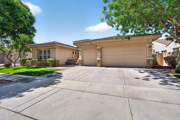 $769,000 | 4101 East Woodside Way, Gilbert, AZ 85297