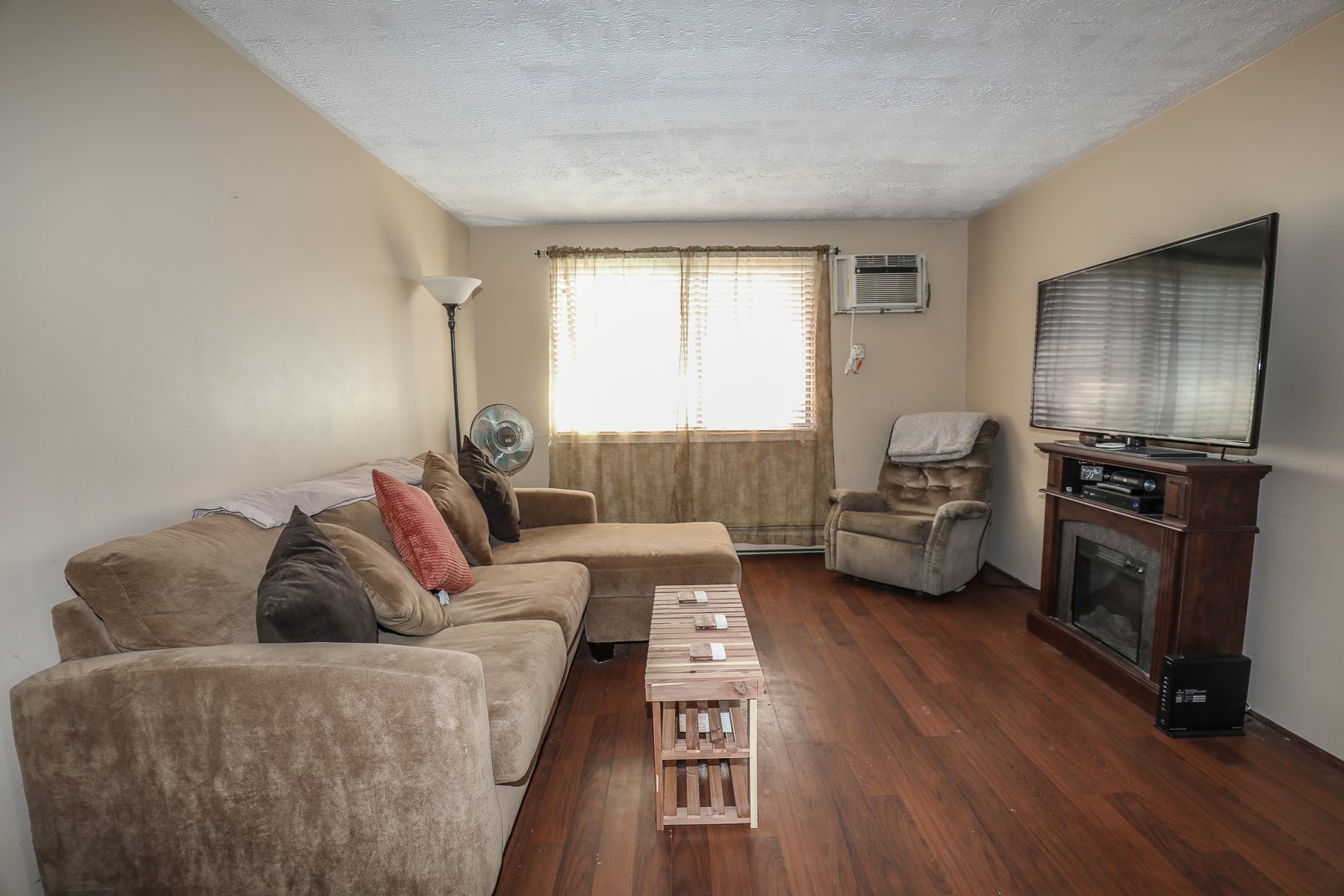 525 Calef Road, Unit 21 Manchester, NH 03103 - Photo 2 of 18