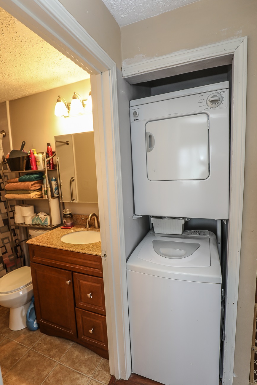 525 Calef Road, Unit 21 Manchester, NH 03103 - Photo 15 of 18