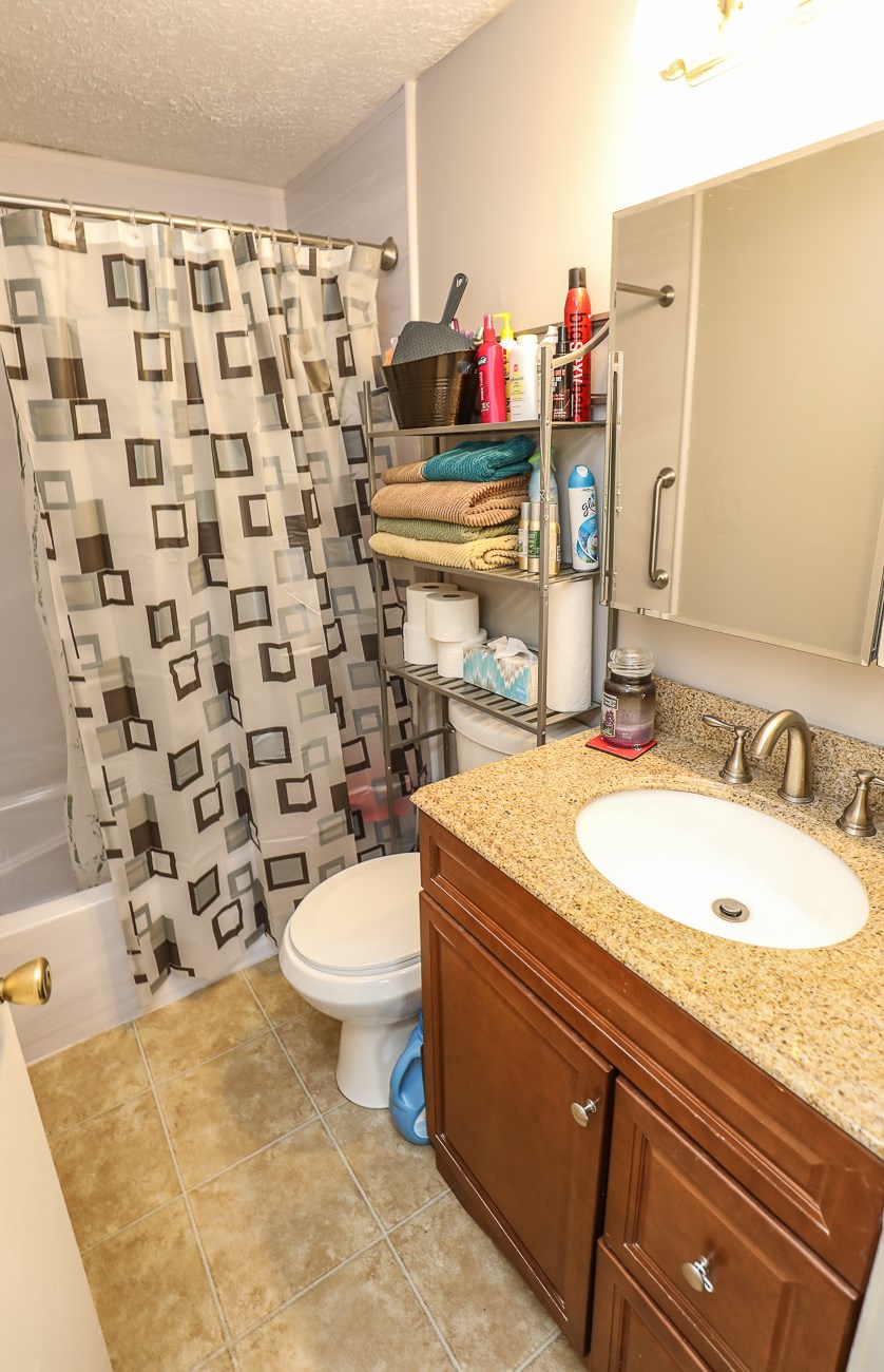 525 Calef Road, Unit 21 Manchester, NH 03103 - Photo 16 of 18