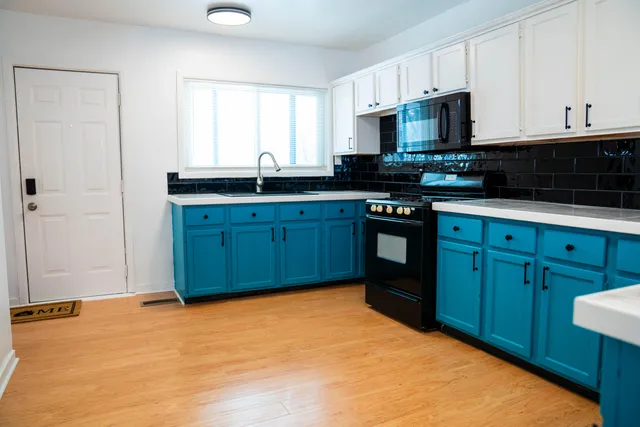 $114,900 | 204 West Walnut Street, Albion, MI 49224