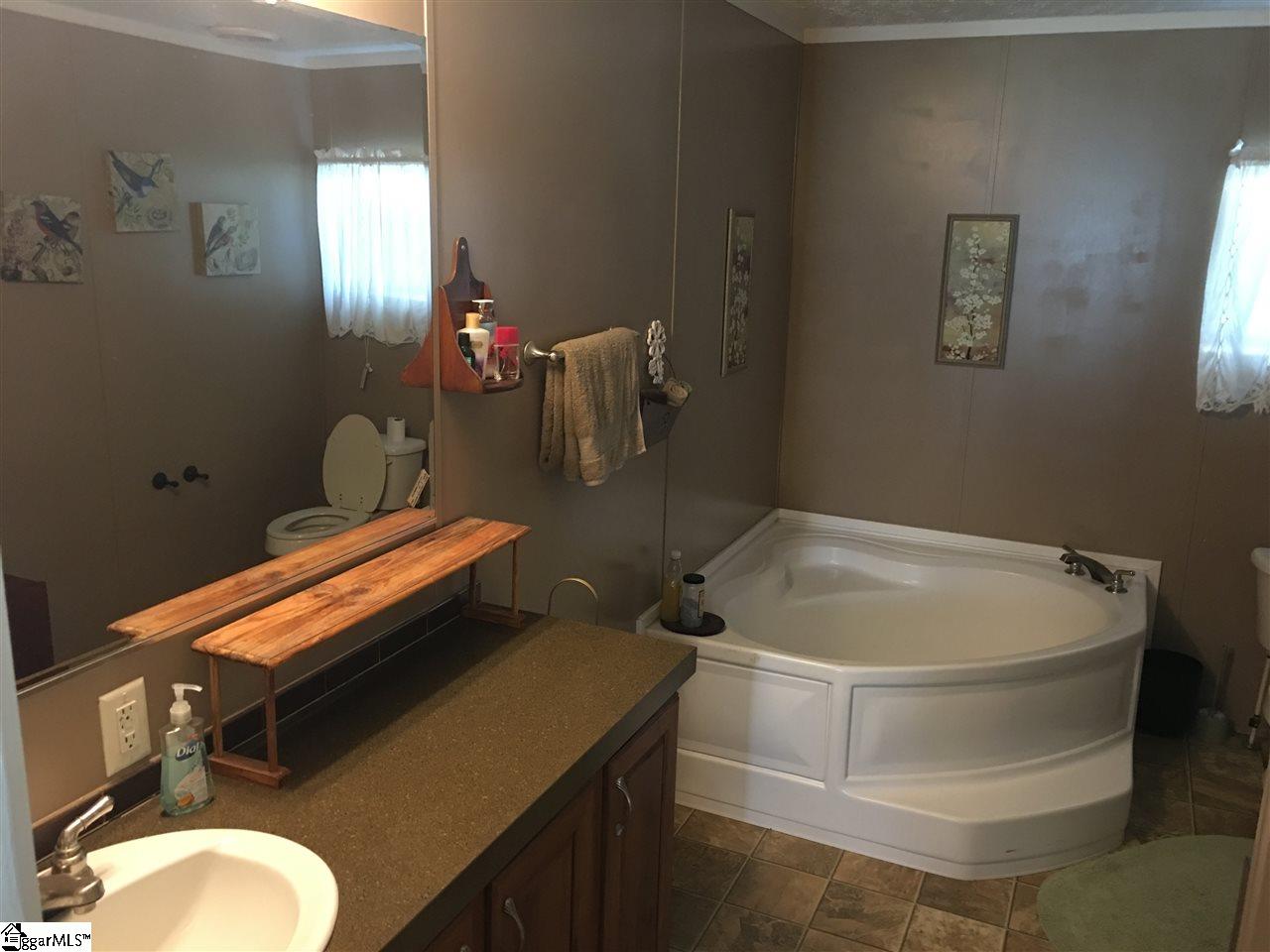 146 West Marion Road Greenville, SC 29617 - Photo 8 of 17 Gallery Image 8