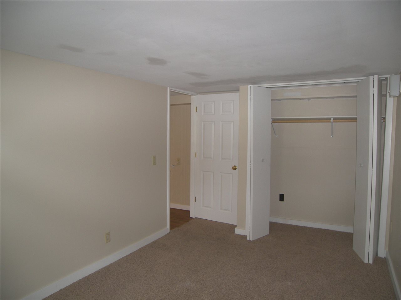 1021 Country Club Road Warsaw, IN 46580 - Photo 27 of 36 Gallery Image 27