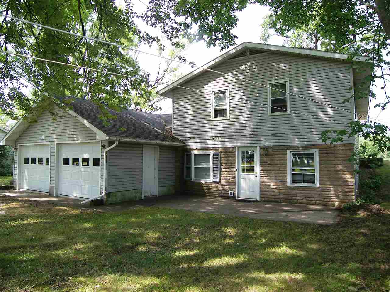 1021 Country Club Road Warsaw, IN 46580 - Photo 4 of 36 Gallery Image 4