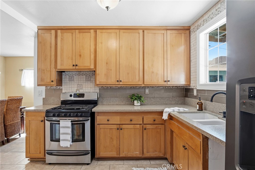 10281 Bouvais Road Anaheim, CA 92804 - Photo 11 of 61