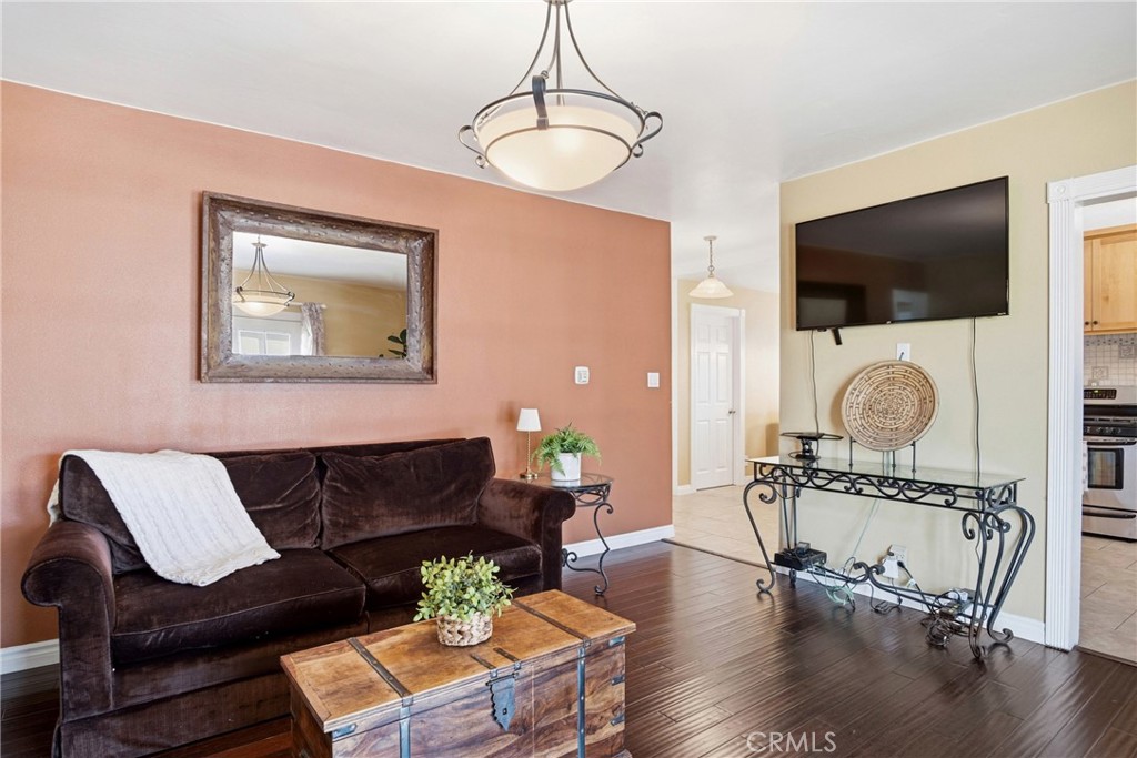 10281 Bouvais Road Anaheim, CA 92804 - Photo 17 of 61