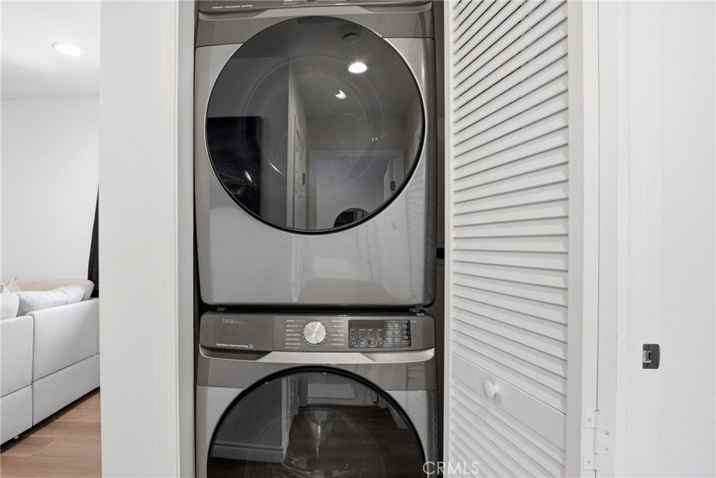 10281 Bouvais Road Anaheim, CA 92804 - Photo 45 of 61 ADU Indoor Laundry