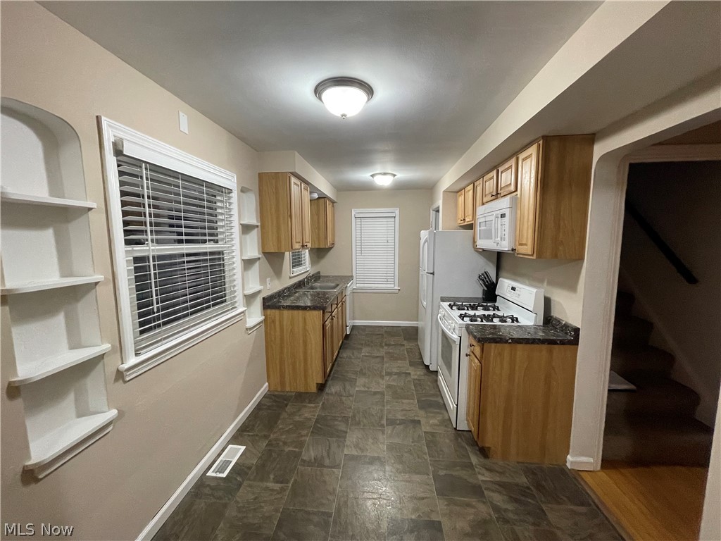 5973 Edgewood Road Cleveland, OH 44124 - Photo 3 of 26
