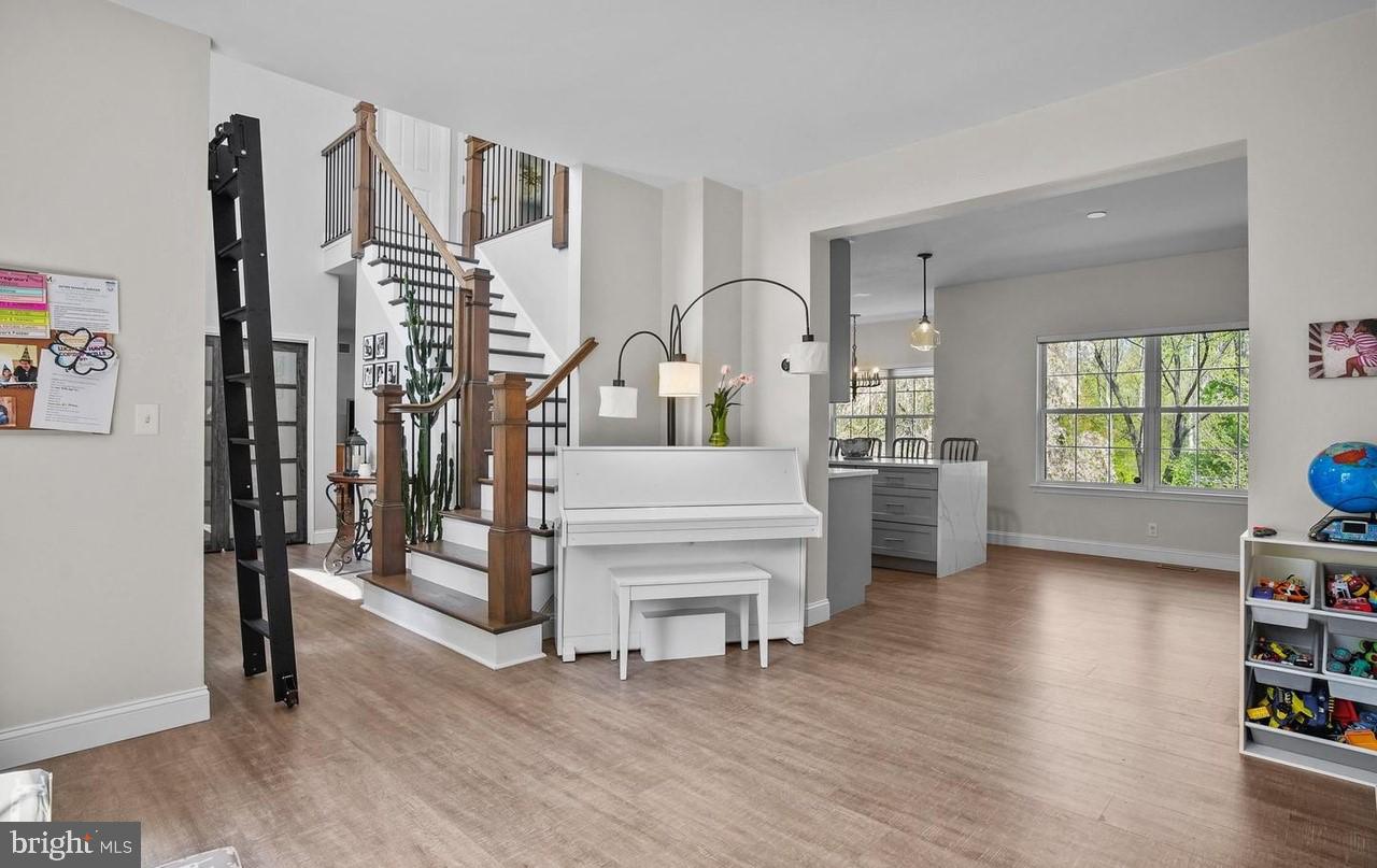 503 Ridgerun Lane Philadelphia, PA 19111 - Photo 13 of 48 Foyer