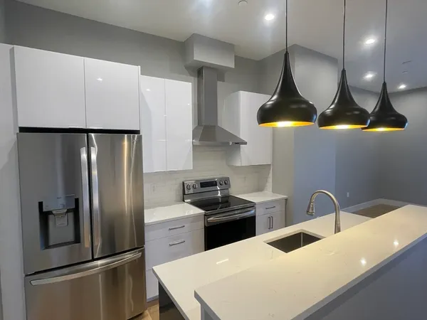 $3,850 | 60 Cross Street East, Unit 220, Somerville, MA 02145