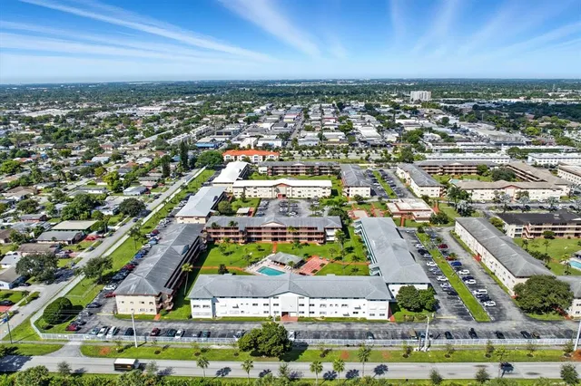 $125,000 | 5300 Washington Street, Unit J214, Hollywood, FL 33021