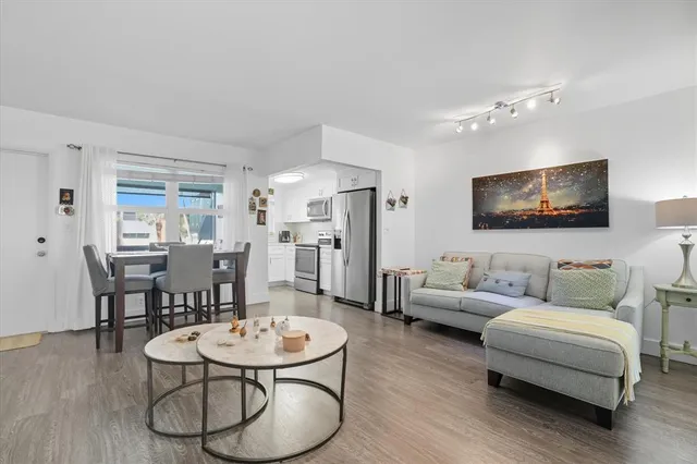 $125,000 | 5300 Washington Street, Unit J214, Hollywood, FL 33021