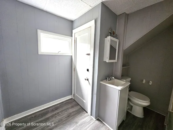 $950 | 351 Main Street, Unit B 2, Carbondale, PA 18407