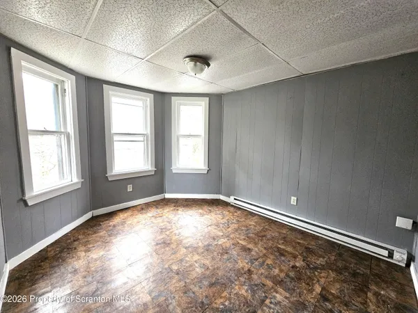 $950 | 351 Main Street, Unit B 2, Carbondale, PA 18407