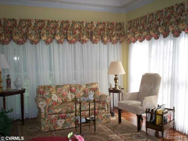525 Hunt Field Road Manakin-Sabot, VA 23103 - Photo 2 of 10 Living Room