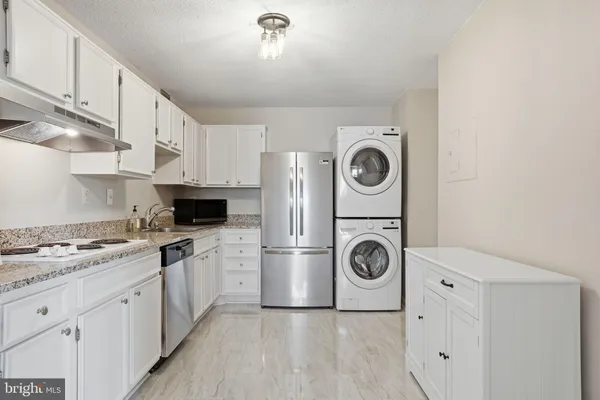 $375,000 | 309 Yoakum Parkway, Unit 603, Alexandria, VA 22304