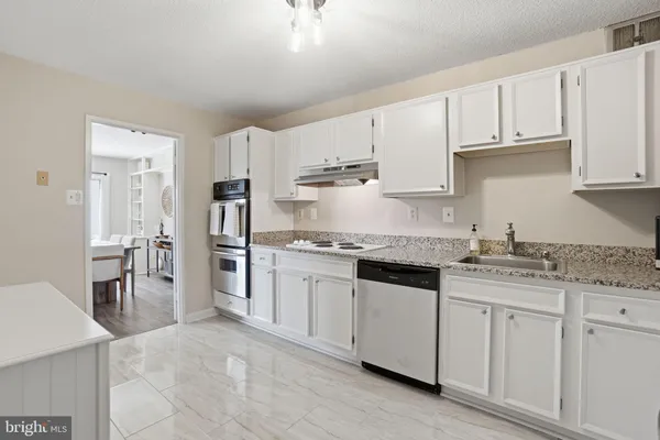 $375,000 | 309 Yoakum Parkway, Unit 603, Alexandria, VA 22304