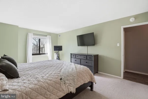 $375,000 | 309 Yoakum Parkway, Unit 603, Alexandria, VA 22304
