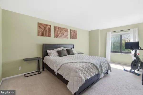 $375,000 | 309 Yoakum Parkway, Unit 603, Alexandria, VA 22304