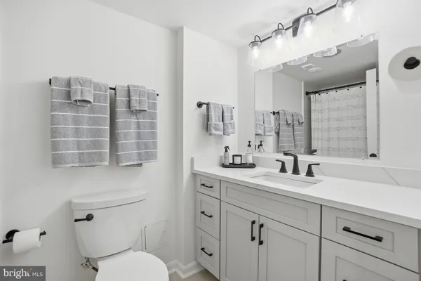 $375,000 | 309 Yoakum Parkway, Unit 603, Alexandria, VA 22304