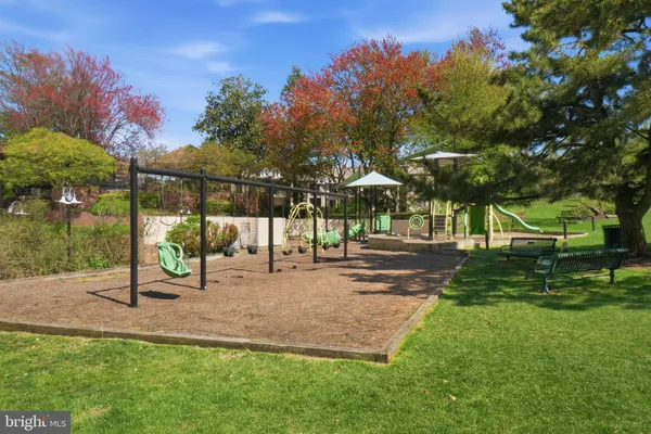 $375,000 | 309 Yoakum Parkway, Unit 603, Alexandria, VA 22304