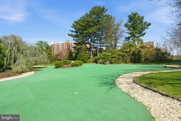 $375,000 | 309 Yoakum Parkway, Unit 603, Alexandria, VA 22304