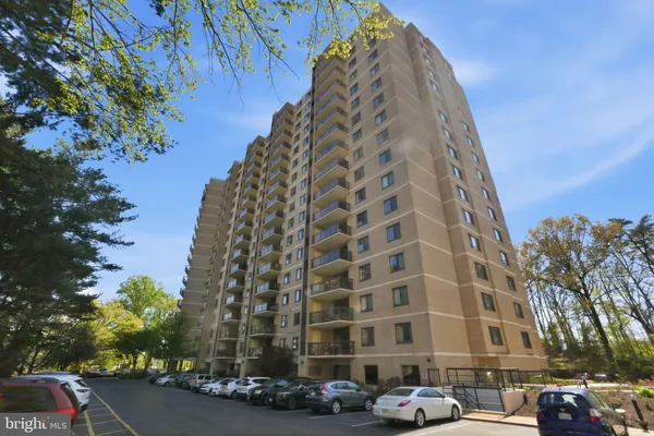 $375,000 | 309 Yoakum Parkway, Unit 603, Alexandria, VA 22304
