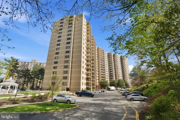 $375,000 | 309 Yoakum Parkway, Unit 603, Alexandria, VA 22304