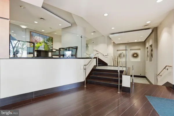 $375,000 | 309 Yoakum Parkway, Unit 603, Alexandria, VA 22304