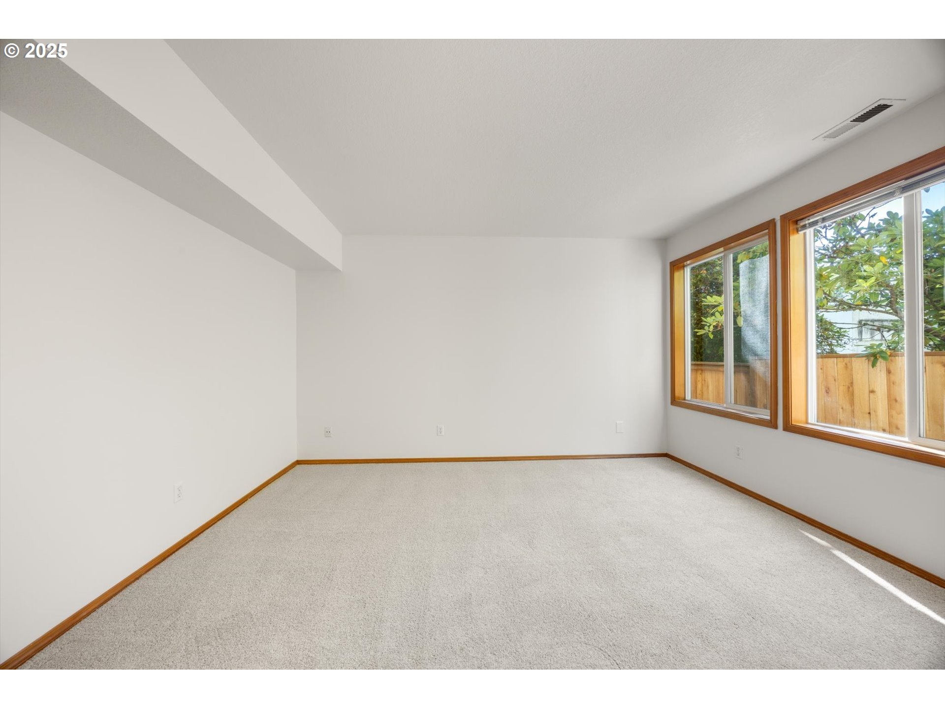 6218 Southwest View Point Terrace Portland, OR 97239 - Photo 11 of 42 Gallery Image 11