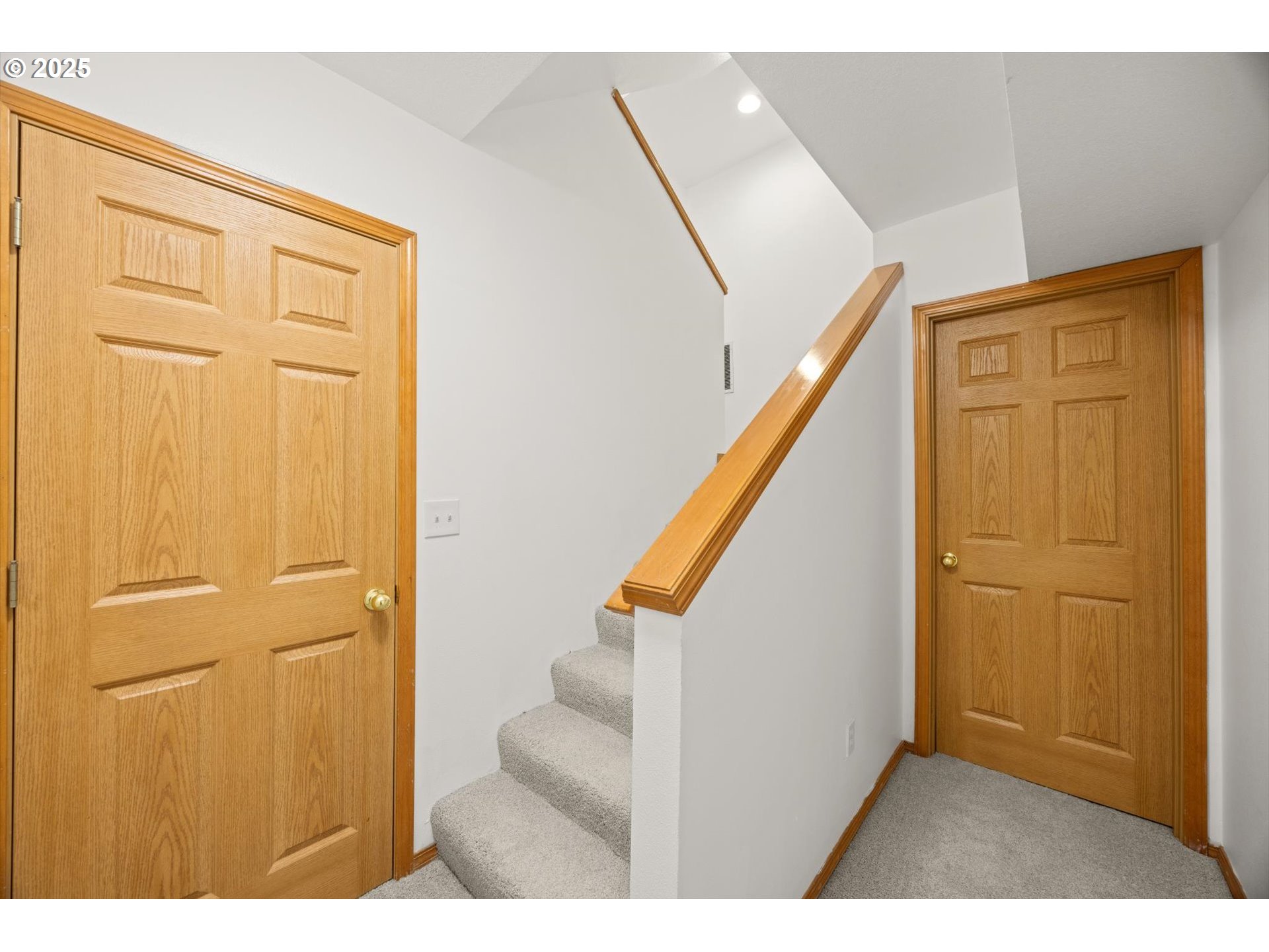6218 Southwest View Point Terrace Portland, OR 97239 - Photo 18 of 42 Gallery Image 18
