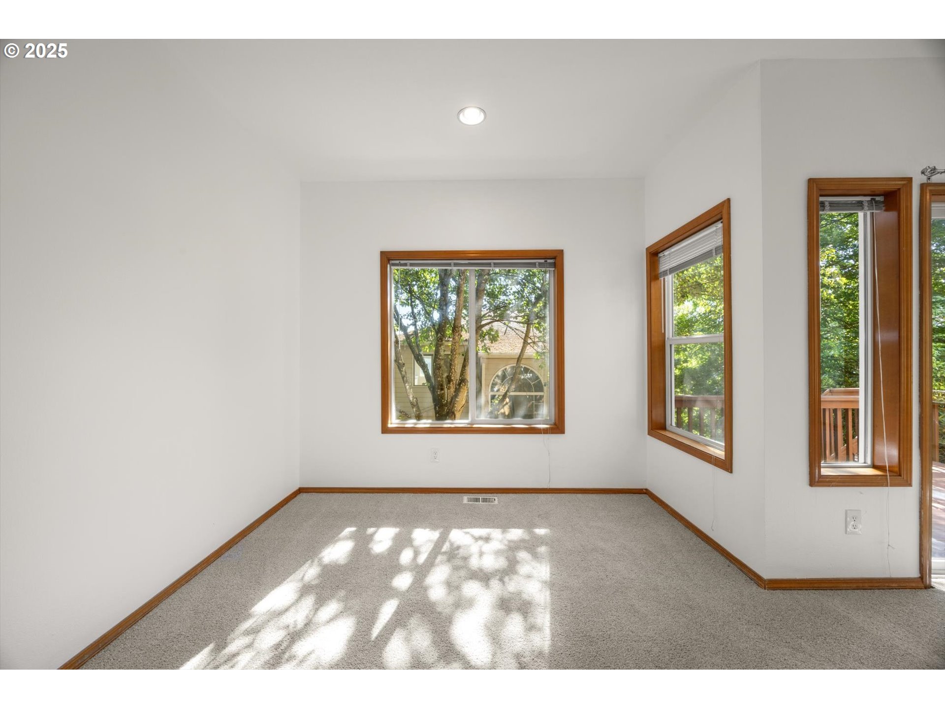 6218 Southwest View Point Terrace Portland, OR 97239 - Photo 9 of 42 Gallery Image 9