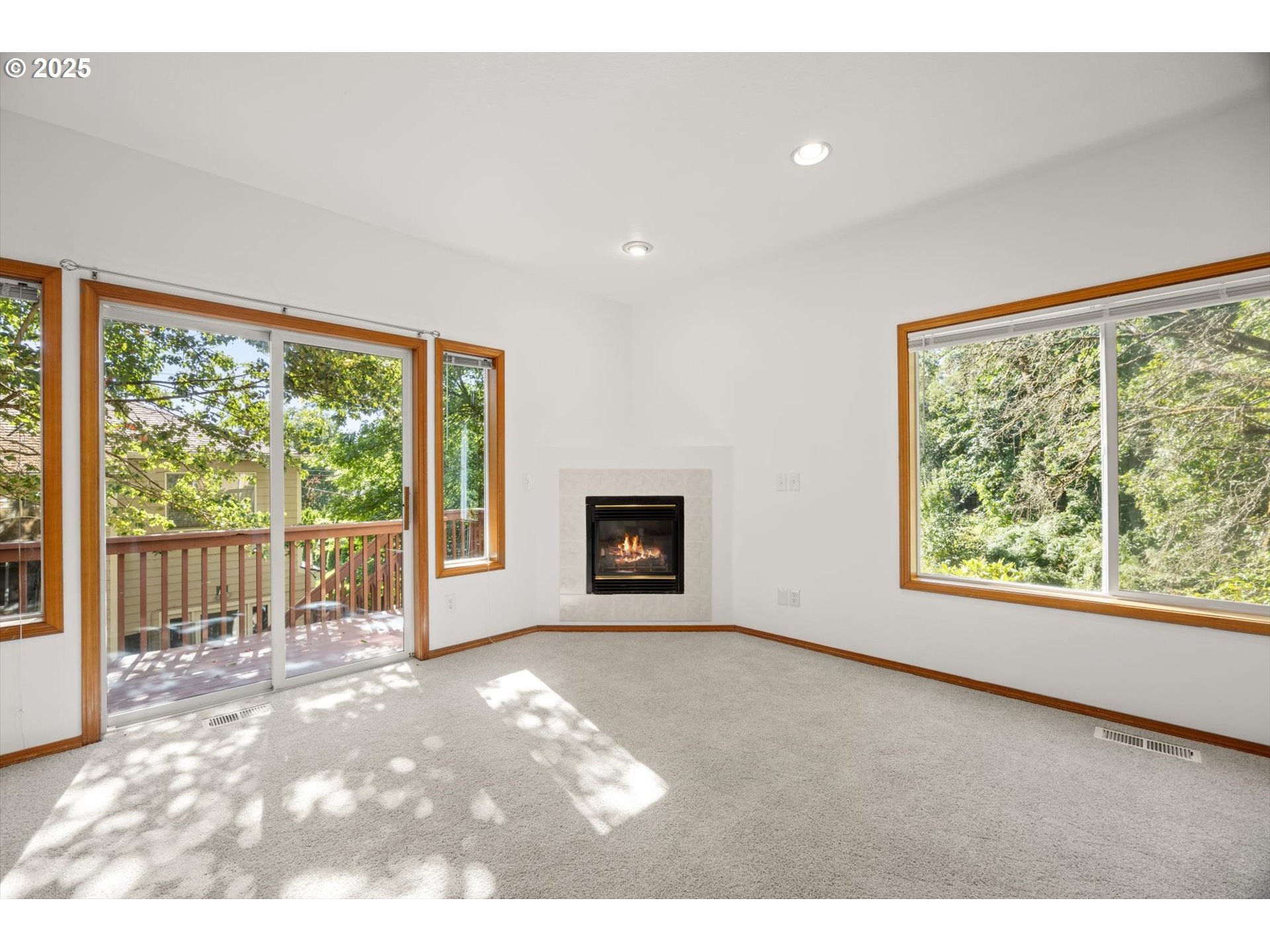 6218 Southwest View Point Terrace Portland, OR 97239 - Photo 10 of 42 Gallery Image 10