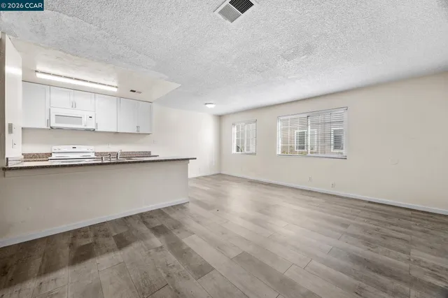 $169,900 | 1214 Sycamore Drive, Unit 3, Antioch, CA 94509