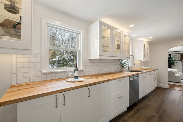 $699,000 | 104 Myrtle Avenue, Wakefield, MA 01880