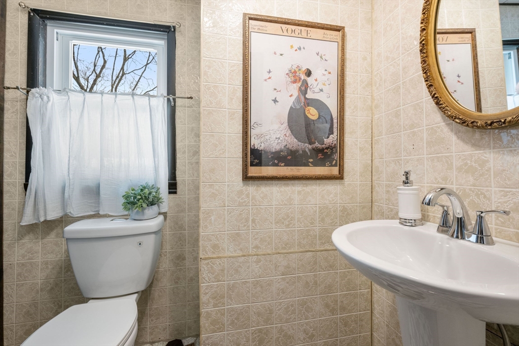 104 Myrtle Avenue Wakefield, MA 01880 - Photo 22 of 28