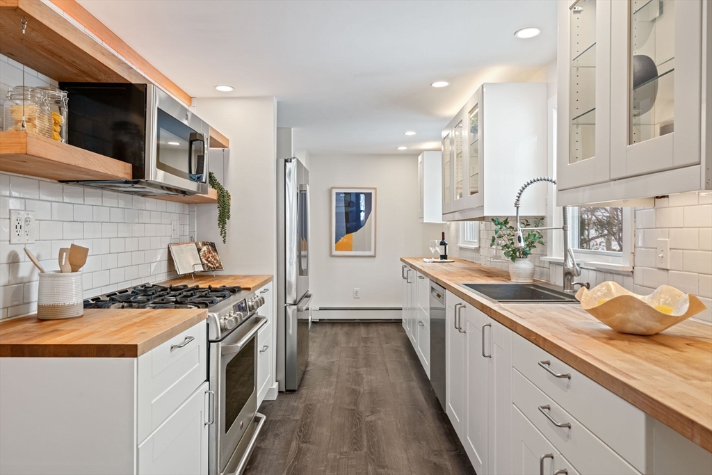 104 Myrtle Avenue Wakefield, MA 01880 - Photo 3 of 28