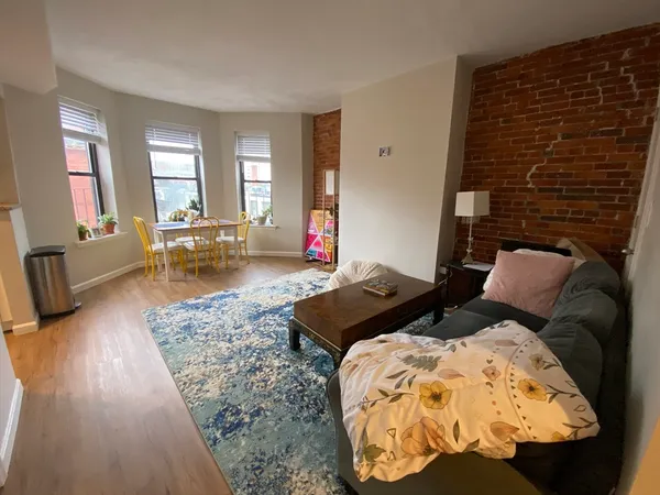 $3,750 | 54 Gainsborough Street, Unit 3, Boston, MA 02115