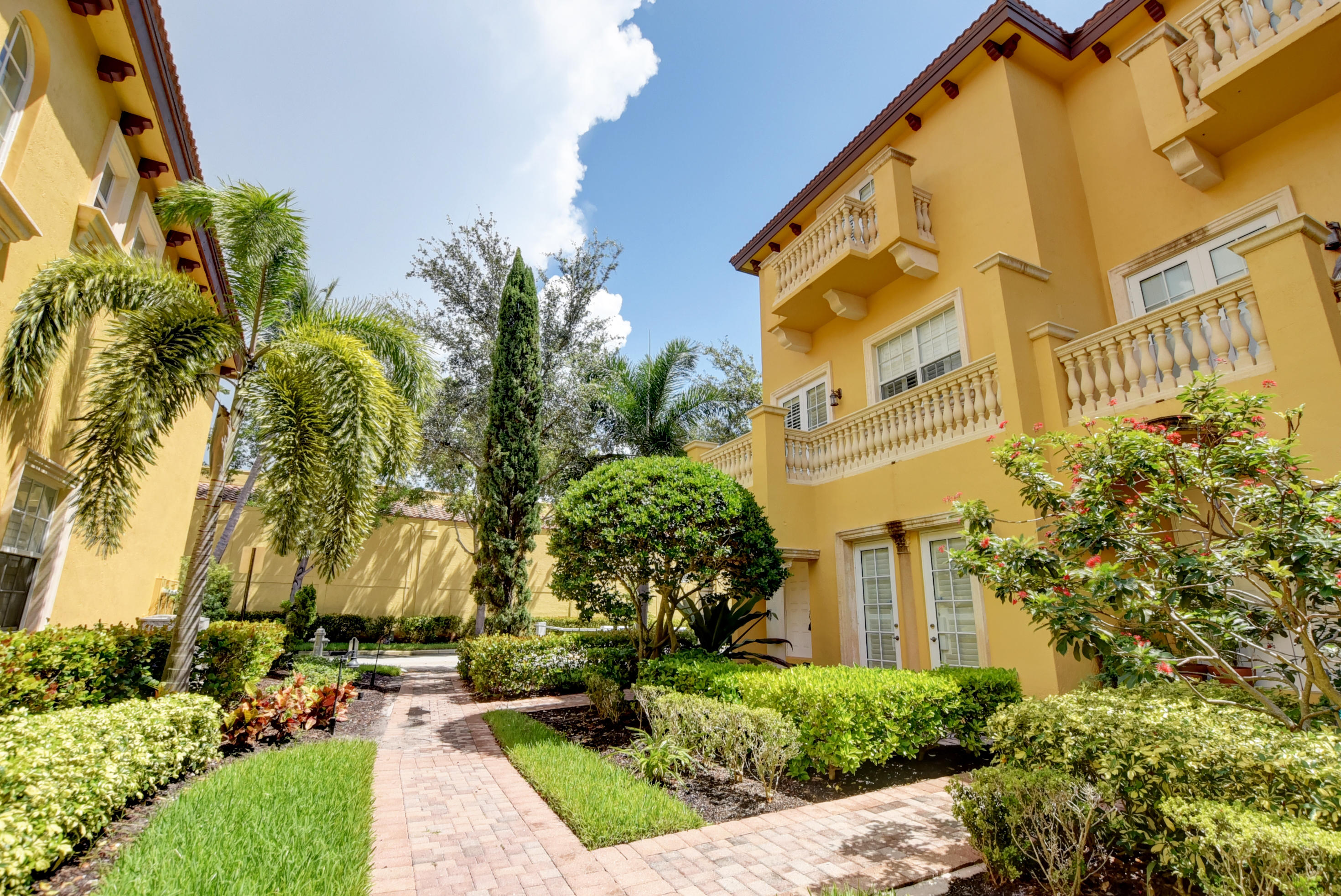 545 Northeast 69th Circle Boca Raton, FL 33487 - Photo 11 of 47 15_ebf_6361and4more
