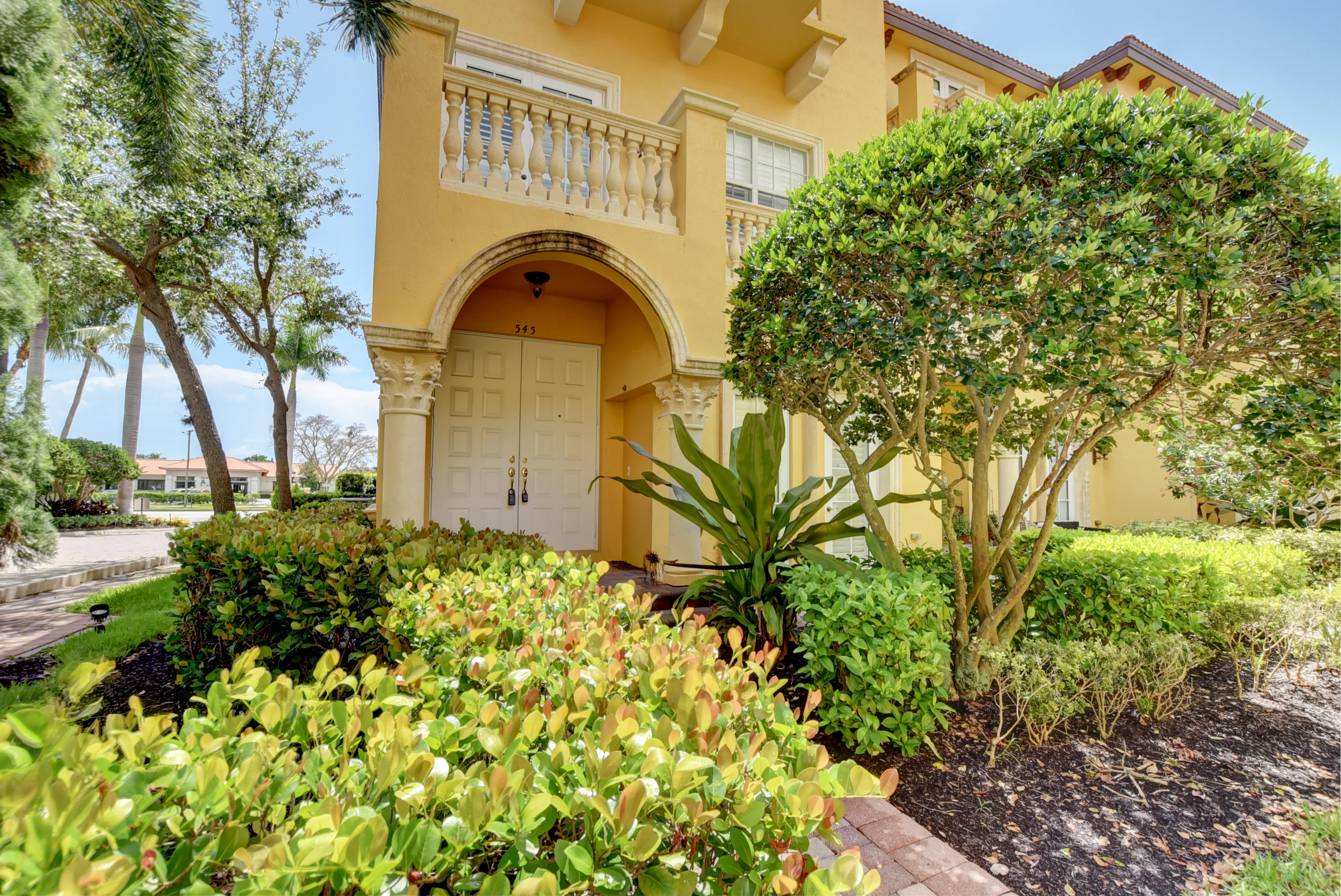 545 Northeast 69th Circle Boca Raton, FL 33487 - Photo 12 of 47 16_ebf_6366and4more