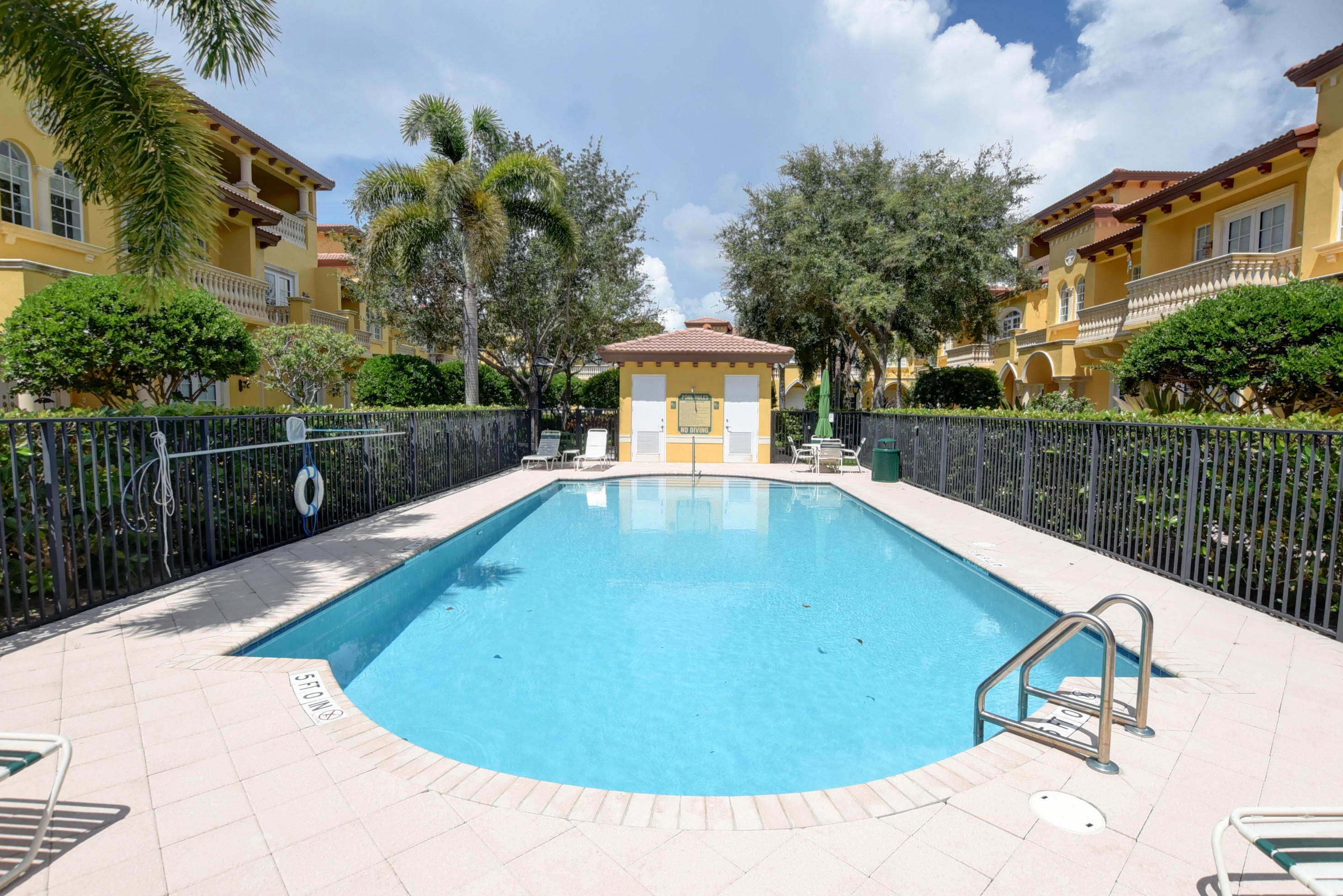 545 Northeast 69th Circle Boca Raton, FL 33487 - Photo 9 of 47 13_ebf_6351and4more