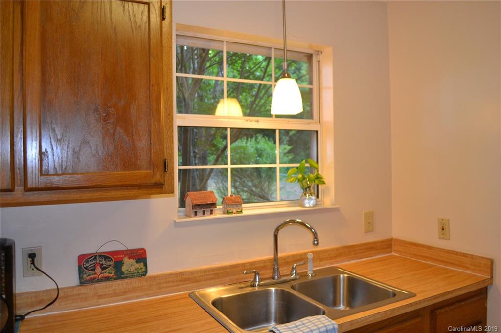 8125 Starnes Randall Road Charlotte, NC 28215 - Photo 12 of 23