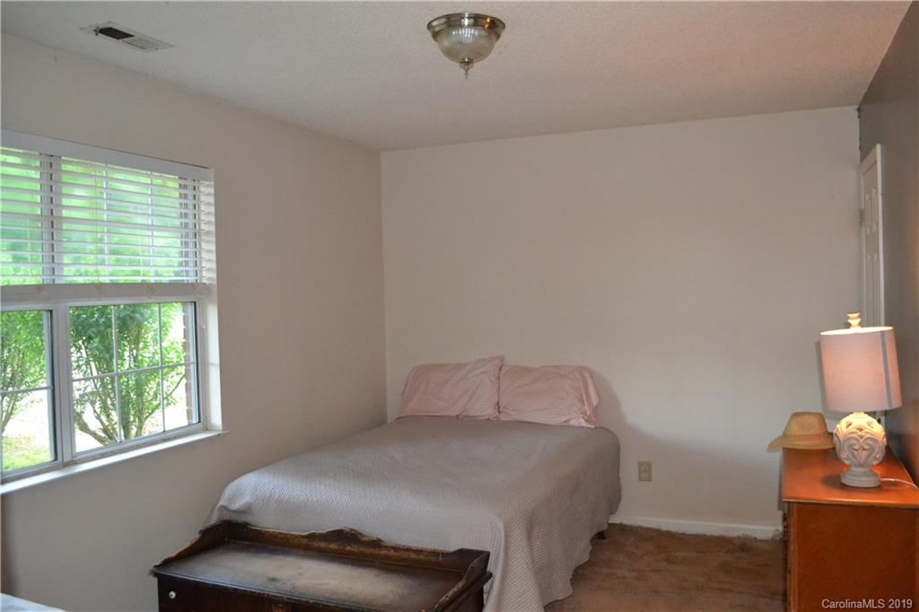 8125 Starnes Randall Road Charlotte, NC 28215 - Photo 14 of 23