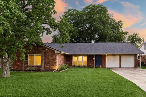 $545,000 | 2910 Freshmeadows Drive, Houston, TX 77063