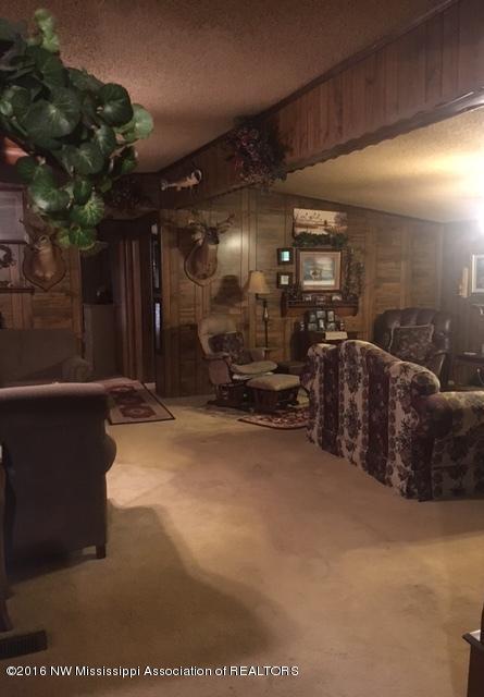 467 East Tate Road Coldwater, MS 38618 - Photo 18 of 41 east tate livingroom 5