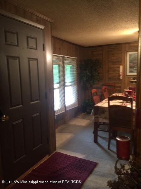 467 East Tate Road Coldwater, MS 38618 - Photo 20 of 41 east tate diningroom 2