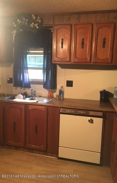 467 East Tate Road Coldwater, MS 38618 - Photo 23 of 41 east tate kitchen 3