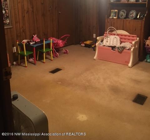 467 East Tate Road Coldwater, MS 38618 - Photo 27 of 41 east tate bedroom