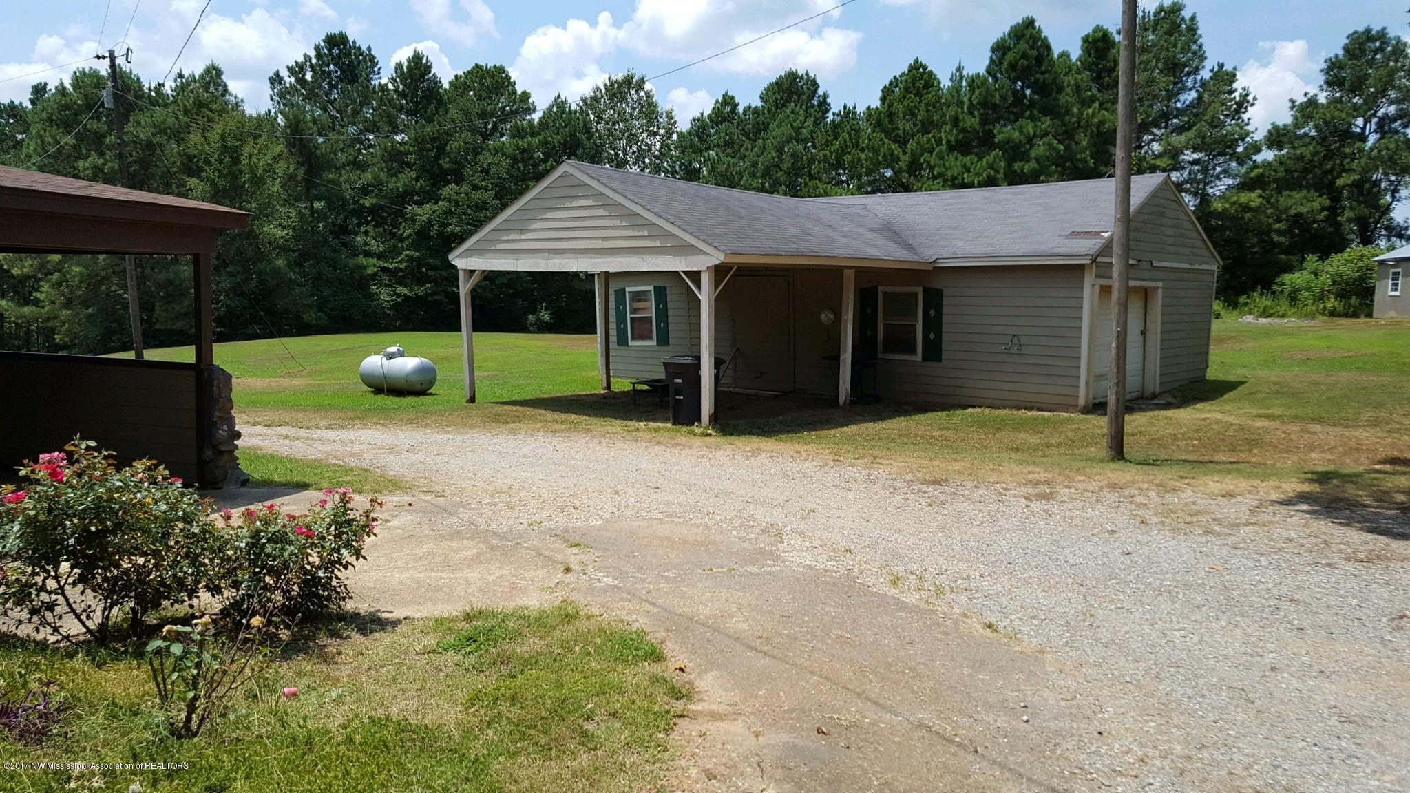 467 East Tate Road Coldwater, MS 38618 - Photo 3 of 41 IMG_2566